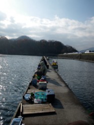 鮎川湖はワカサギ数釣りパラダイス １ フライの雑誌社