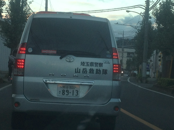 帰り道に樋口明雄さんが喜びそうなかっちょいいワゴン車に遭遇。夏実さんみたいな娘さんが乗っているのかなあ。見ぬが花ということわざもあります。