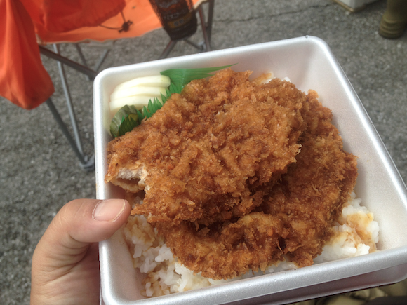 今年こそはと働きに行ったつもりが形だけガリガリしてあとはカツ丼喰べて釣りしてたという　＿|￣|○