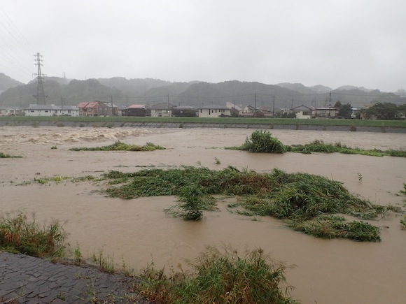 水はまだ増えそう。わりと過去最高クラスの増水かもしれない