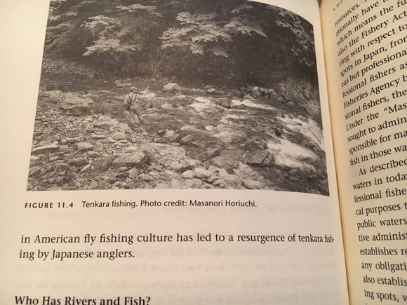テンカラ釣りのことを書いてねと米国の編集者から言われたのでかつての職業漁師の事例を紹介した。最近のテンカラ師はフライフィッシング用のフライパターンも使うんだよとも。