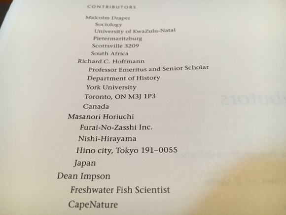 寄稿者リスト。バリバリ環境保全系のこわもて活動家や大学の先生たちに混じって、間違えちゃった風味で日本の零細釣りオタク雑誌が載っているのは笑える。「Furai-No-Zasshi Inc.」って何じゃらほいという感じである。