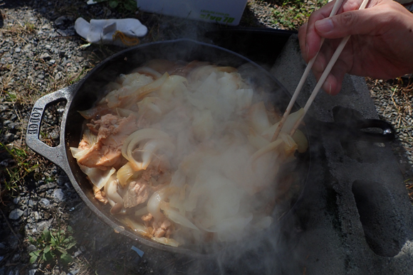 稚内の男のご実家（ガチ漁師）が送ってくださったアキアジだからおいしくないわけない。うまいうまい。